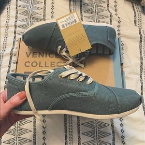 TOMS W8.5 Bonsai Green Cordones/classics
